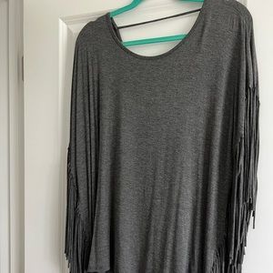 Medium/Large - Gray Fringe Top